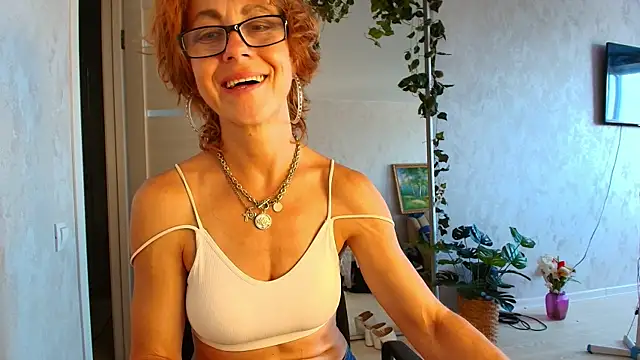 Snapshot of LioraWeiss chatting on July 28, 2:13 pm LioraWeiss online show from July 28, 2:13 pm