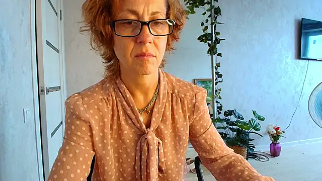 Snapshot of LioraWeiss chatting on July 29, 7:28 am LioraWeiss online show from July 29, 7:28 am