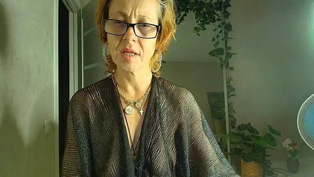 Snapshot of LioraWeiss chatting on July 29, 7:34 pm LioraWeiss online show from July 29, 7:34 pm