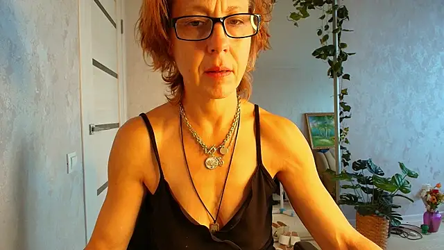 Snapshot of LioraWeiss chatting on July 31, 10:36 am LioraWeiss online show from July 31, 10:36 am