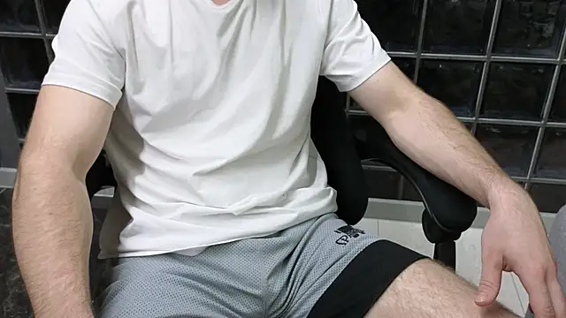 Snapshot of chantatummm chatting on May 17, 6:15 pm chantatummm online show from May 17, 6:15 pm