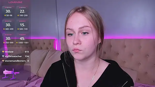 Snapshot of stacy_moorex chatting on June 11, 12:43 am stacy moorex online show from June 11, 12:43 am