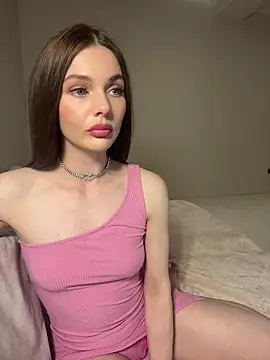 AliceVelour online show from June 14, 6:21 pm