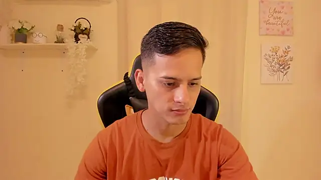 sexy andres01 online show from February 26, 1:54 pm