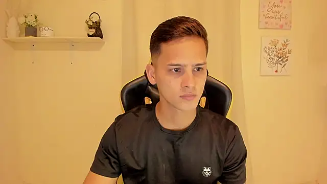 sexy andres01 online show from June 3, 2:19 pm