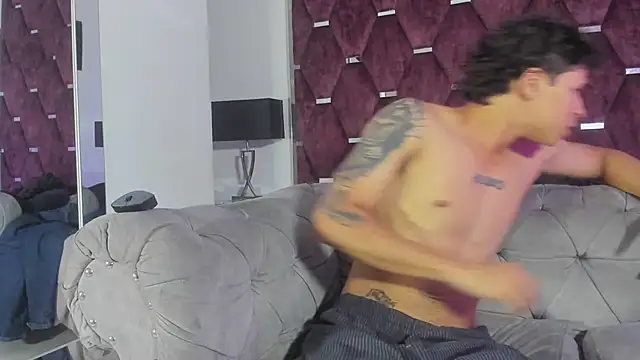 Snapshot of TonyBenedetti chatting on June 11, 2:53 am TonyBenedetti online show from June 11, 2:53 am
