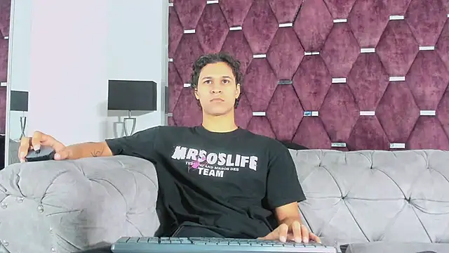 Snapshot of TonyBenedetti chatting on June 24, 9:36 pm TonyBenedetti online show from June 24, 9:36 pm