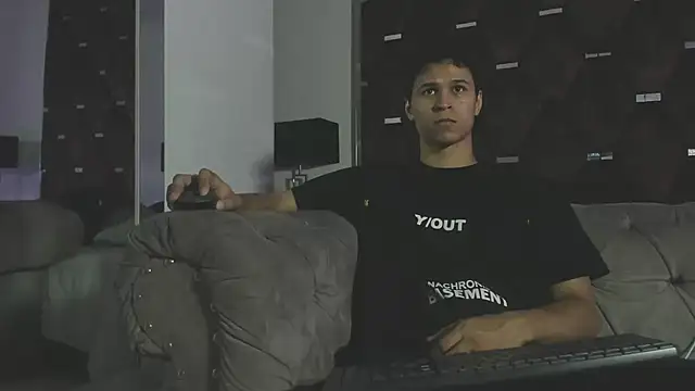 Snapshot of TonyBenedetti chatting on July 13, 8:33 pm TonyBenedetti online show from July 13, 8:33 pm
