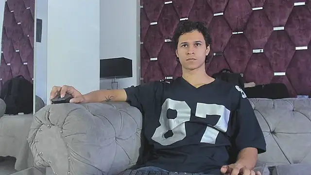 Snapshot of TonyBenedetti chatting on July 20, 9:17 pm TonyBenedetti online show from July 20, 9:17 pm