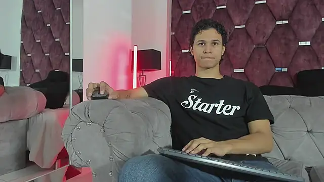 Snapshot of TonyBenedetti chatting on July 23, 7:12 pm TonyBenedetti online show from July 23, 7:12 pm