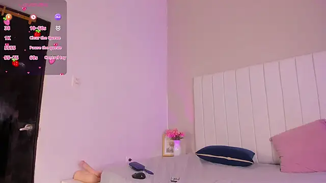 sophia walkett  online show from June 10, 2:38 pm