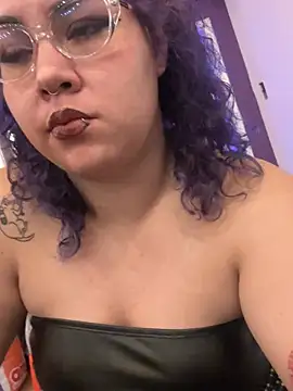lilith velvet  online show from May 14, 4:19 am