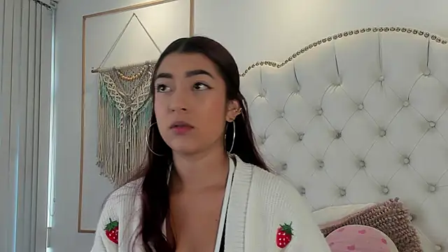 Sara funy online show from June 2, 11:34 am