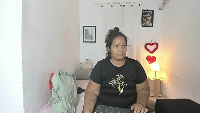 Snapshot of mariana_villa72 chatting on June 30, 1:56 pm mariana villa72 online show from June 30, 1:56 pm