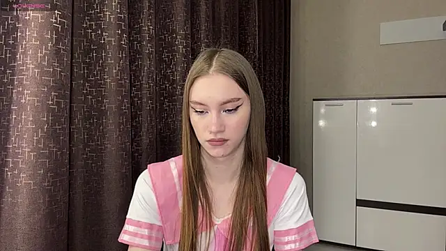 NuDonzze online show from May 4, 6:37 pm