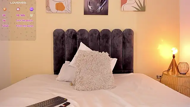 MadisonJackson  online show from March 5, 11:28 am