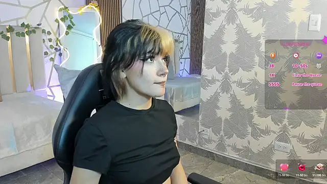 Cloee tay1 online show from June 7, 11:58 am