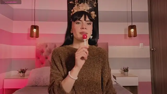 elanith  online show from March 12, 2:45 pm