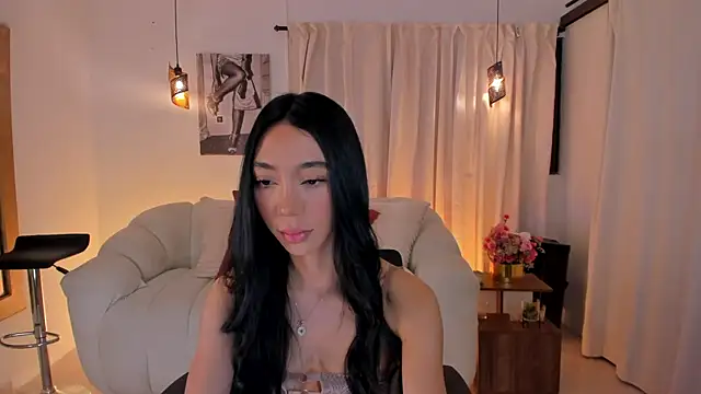 IsabellaLux  online show from April 15, 5:09 pm