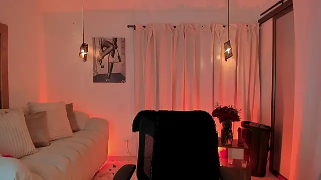 IsabellaLux  online show from June 9, 2:50 pm