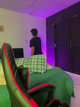 Camii pink online show from March 9, 6:45 pm