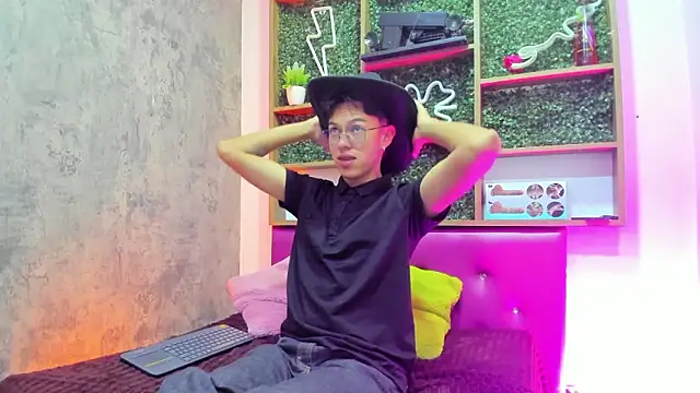 Lian Prince online show from March 14, 12:32 pm