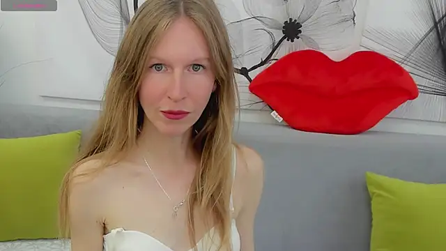 Mira XOo online show from May 1, 2:10 pm