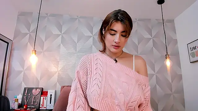 Scarlet 22  online show from March 9, 8:13 pm