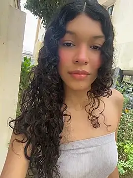 Sophiemoo  online show from June 7, 4:00 pm