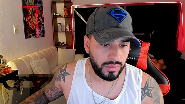 Snapshot of ostin-big21 chatting on February 25, 2:10 am ostin-big21 online show from February 25, 2:10 am