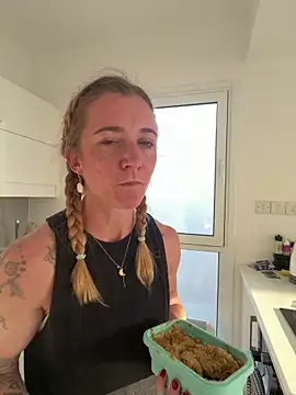 Snapshot of FitAnna chatting on March 11, 2:56 pm FitAnna online show from March 11, 2:56 pm