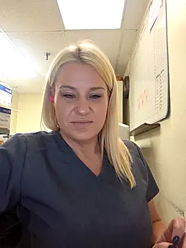 LadyB07 online show from May 1, 8:35 pm