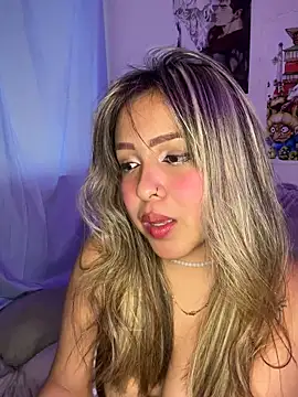 Moon Velvet  online show from March 13, 8:59 pm