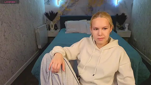 Ella-Ley online show from March 15, 9:26 am