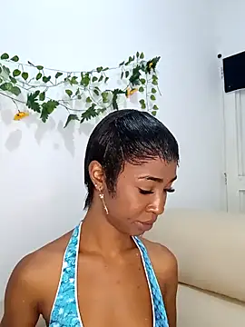 TinnaPeyton online show from April 28, 9:14 am