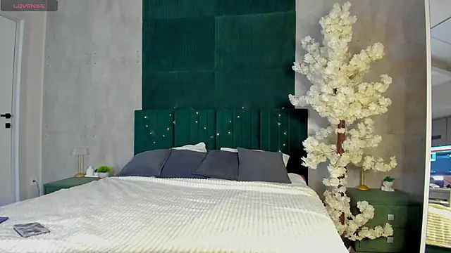 Kiva Rice online show from April 16, 1:06 am