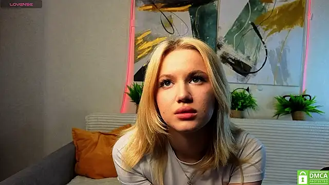 Sonya vibe me online show from March 14, 3:06 pm