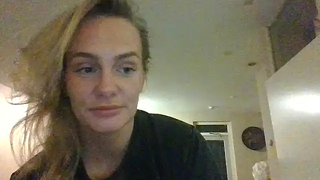 Lisanne30 online show from March 31, 9:04 pm