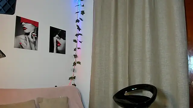 Snapshot of Rebeca_Marchetti chatting on July 14, 8:47 pm Rebeca Marchetti online show from July 14, 8:47 pm