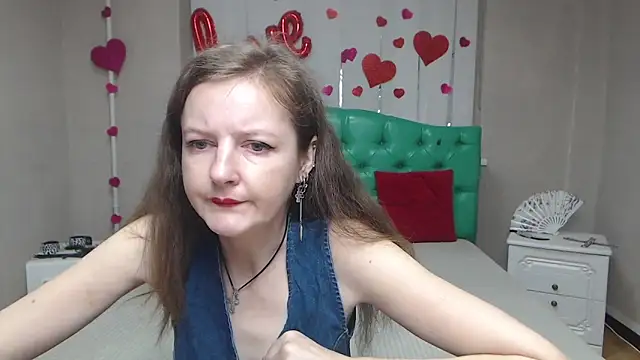 Snapshot of MeganPirs chatting on March 31, 5:30 am MeganPirs online show from March 31, 5:30 am