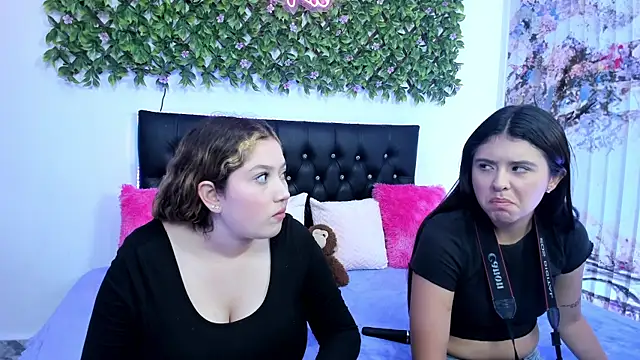 valeria and zoe online show from June 22, 6:49 pm