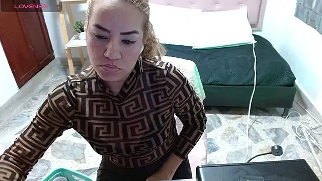 Brenda  222 online show from February 26, 1:10 pm