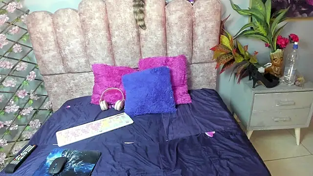 Miis Beella online show from February 28, 12:39 pm