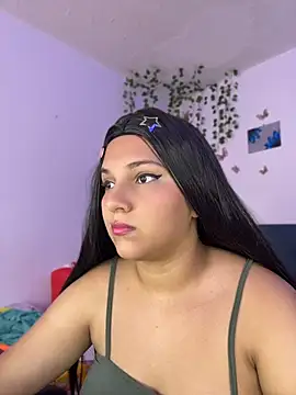 Snapshot of aurora_bela chatting on August 4, 6:32 pm aurora bela online show from August 4, 6:32 pm