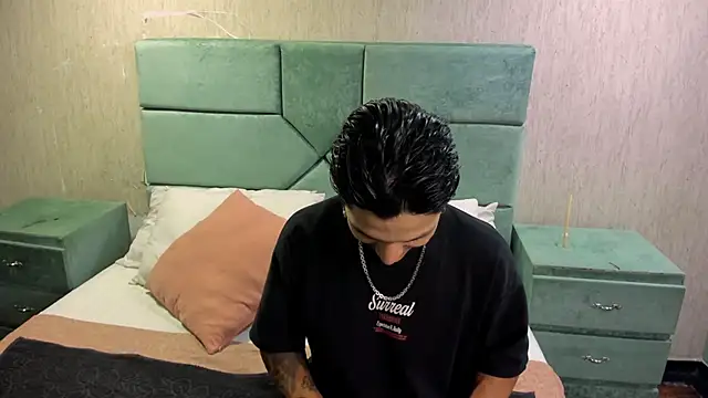 DanteLuxx online show from March 16, 5:55 am