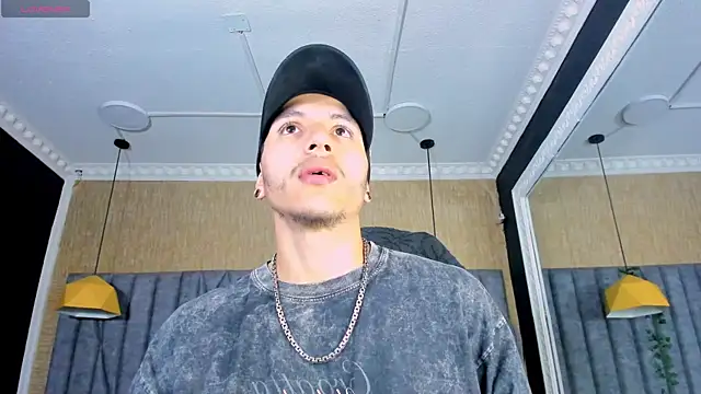 DanteLuxx online show from June 13, 4:43 am