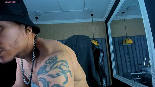 DanteLuxx online show from June 15, 4:58 am