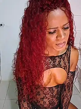 Snapshot of HonneyVictoria chatting on July 6, 9:39 pm HonneyVictoria online show from July 6, 9:39 pm