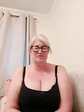 FlirtyFleur-x online show from April 27, 7:12 pm