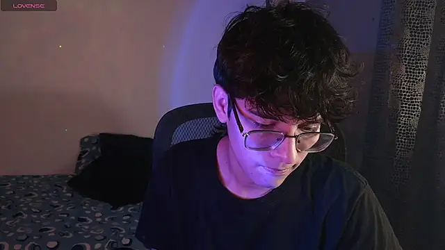 noah millerx online show from February 27, 5:51 am